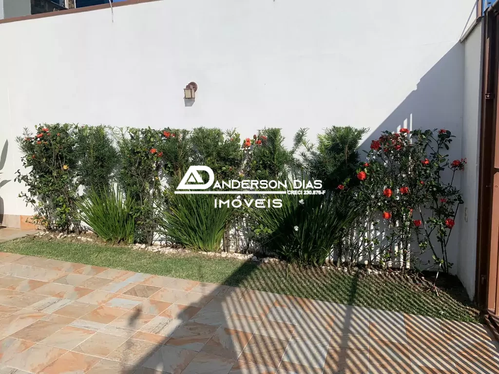Excelente Casa com 3 dormitórios à venda, 110m² por R$ 750.000 - Balneário dos Golfinhos - Caraguatatuba/SP